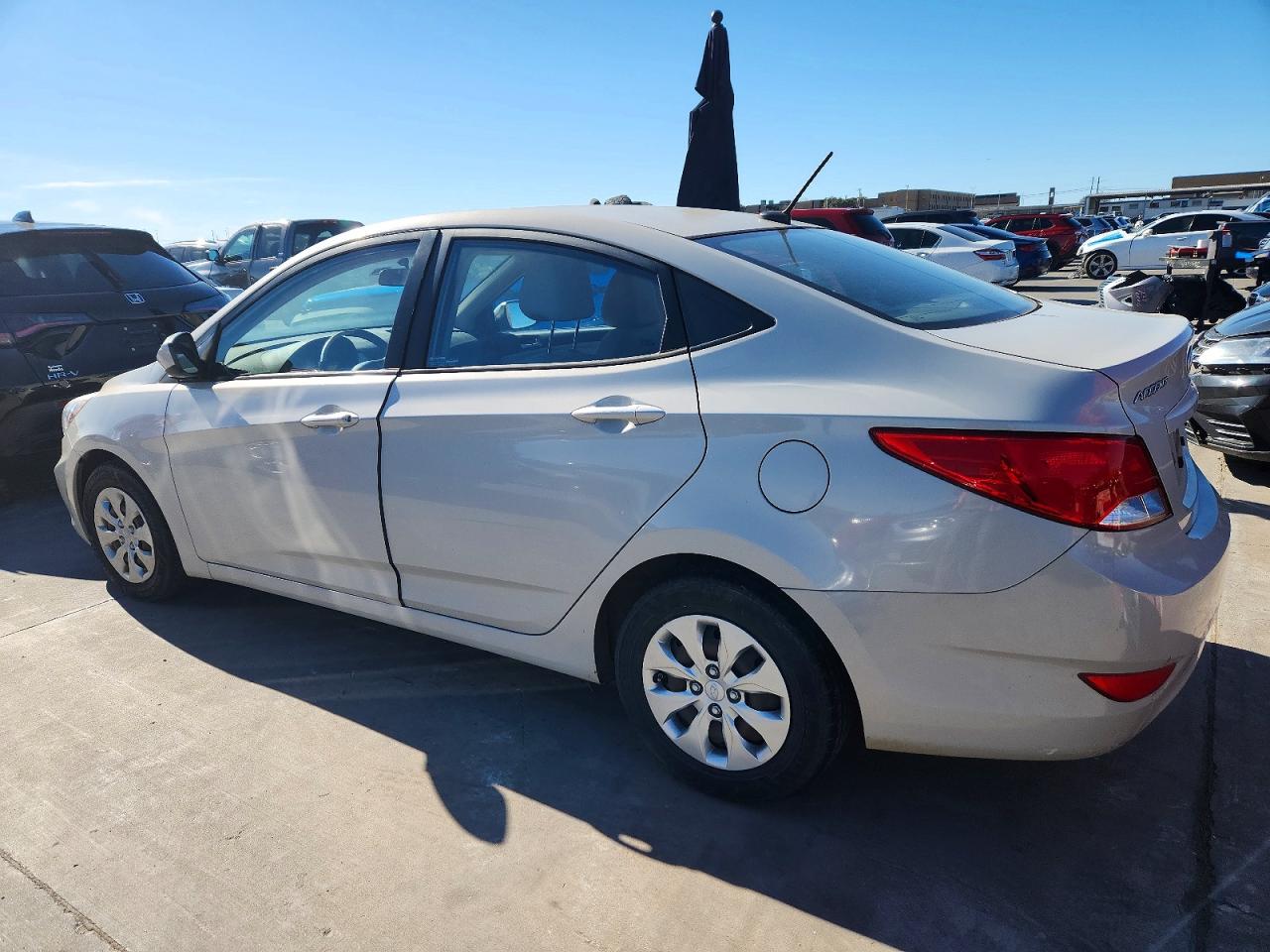 2016 HYUNDAI ACCENT SE photo 2