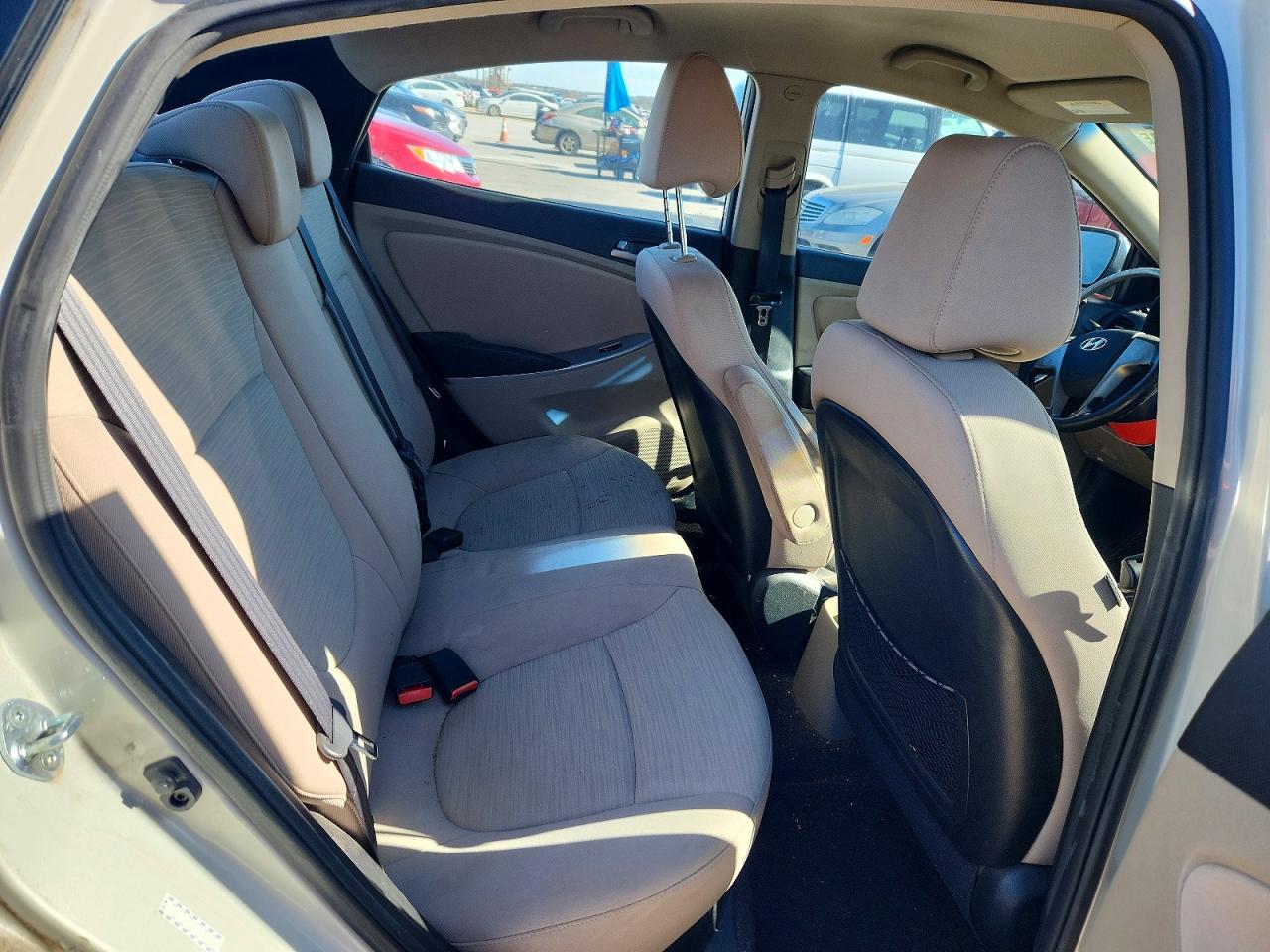 2016 HYUNDAI ACCENT SE photo 10