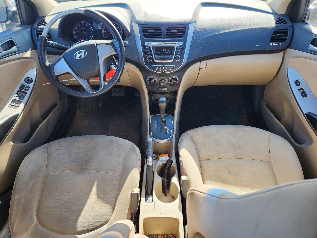 2016 HYUNDAI ACCENT SE photo 8