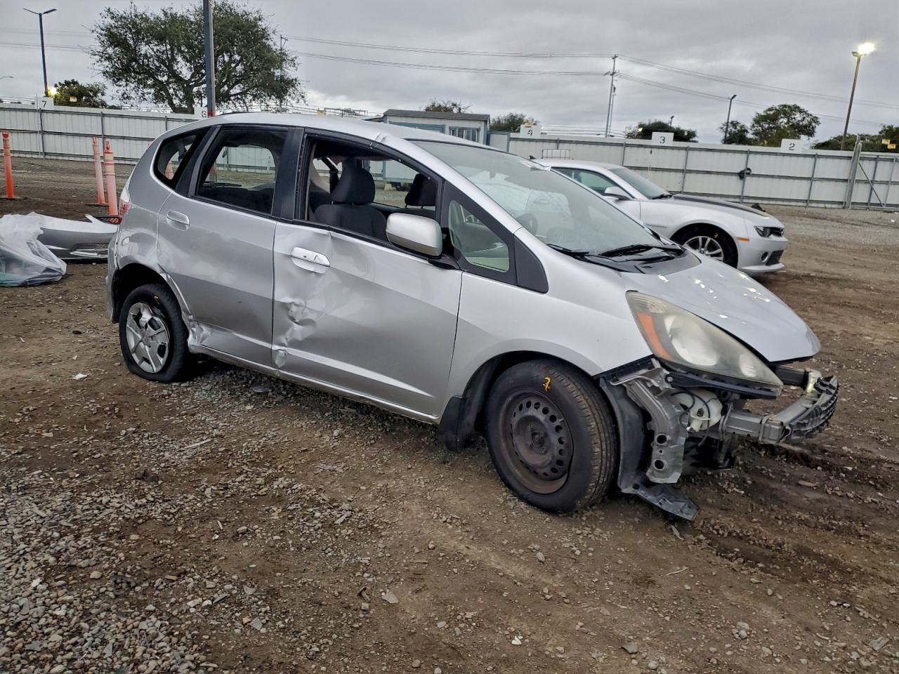2013 HONDA FIT photo 4