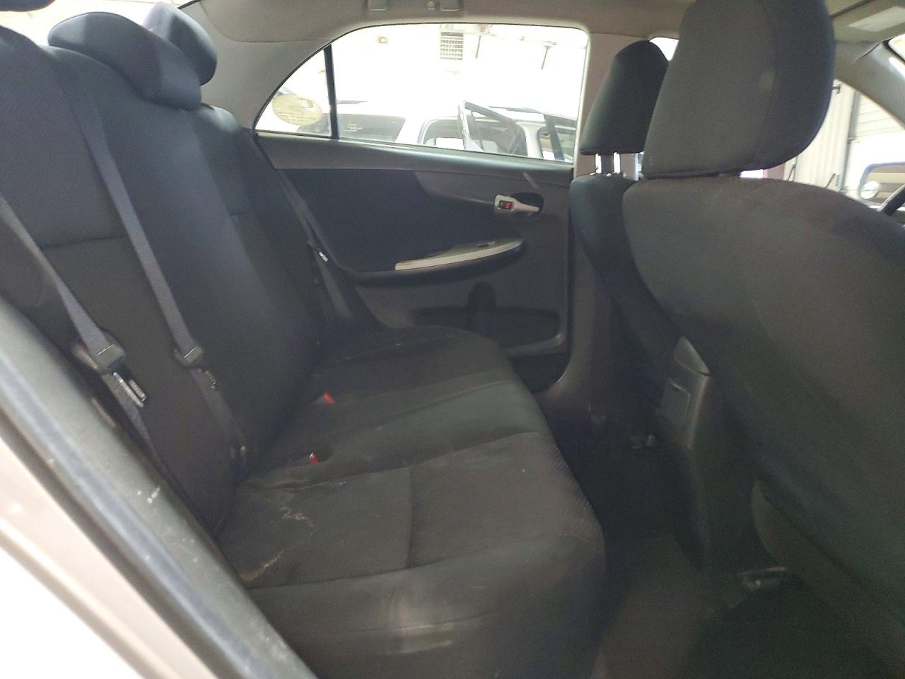 2010 TOYOTA COROLLA BASE photo 19