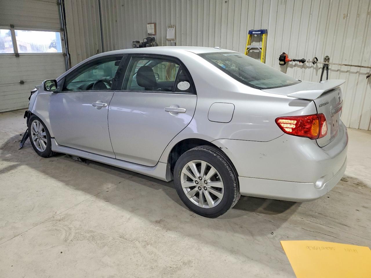 2010 TOYOTA COROLLA BASE photo 3