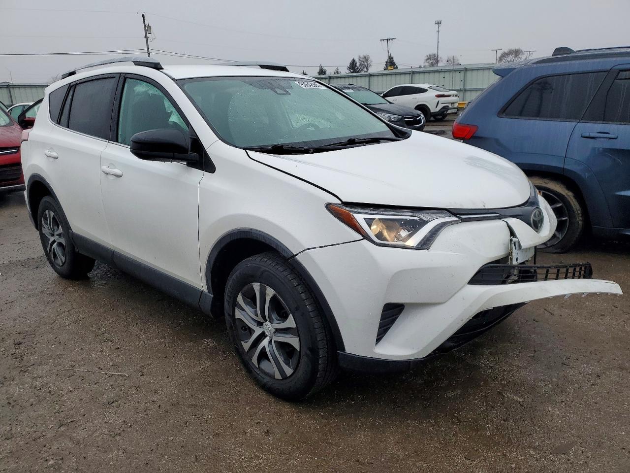 2017 TOYOTA RAV4 LE photo 4