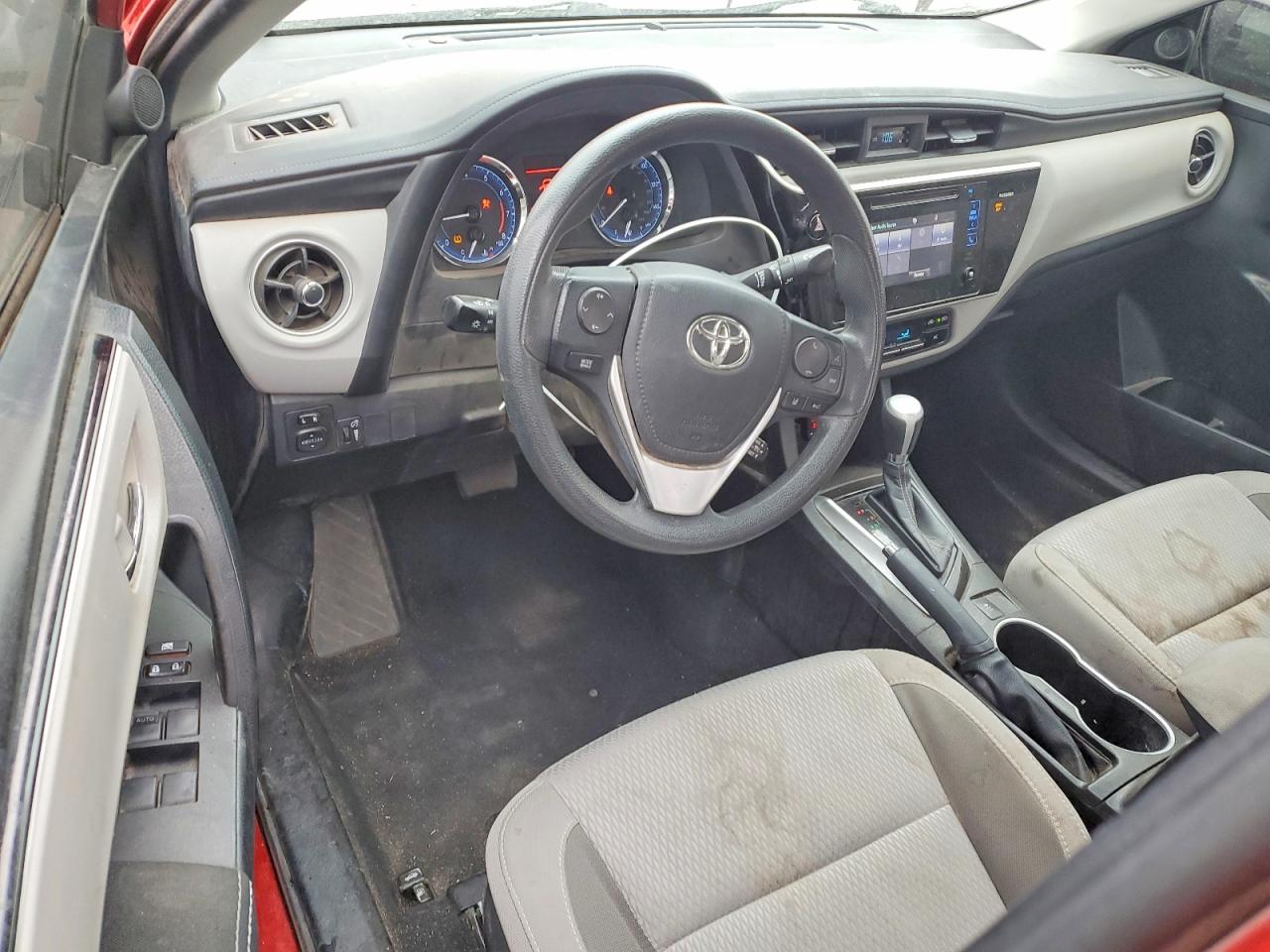 2017 TOYOTA COROLLA L photo 8