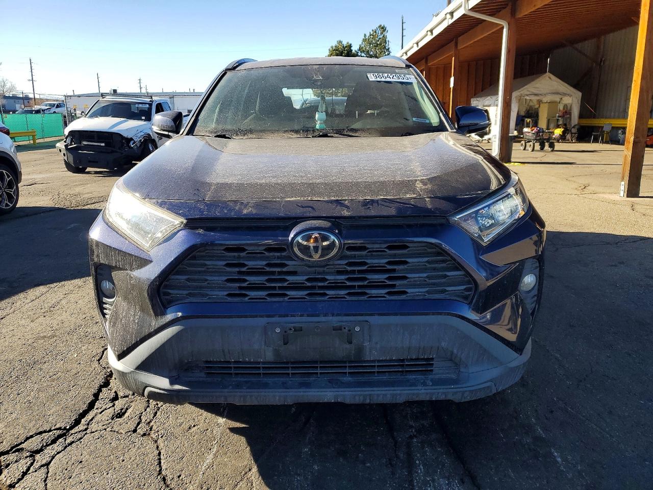 2021 TOYOTA RAV4 XLE photo 5