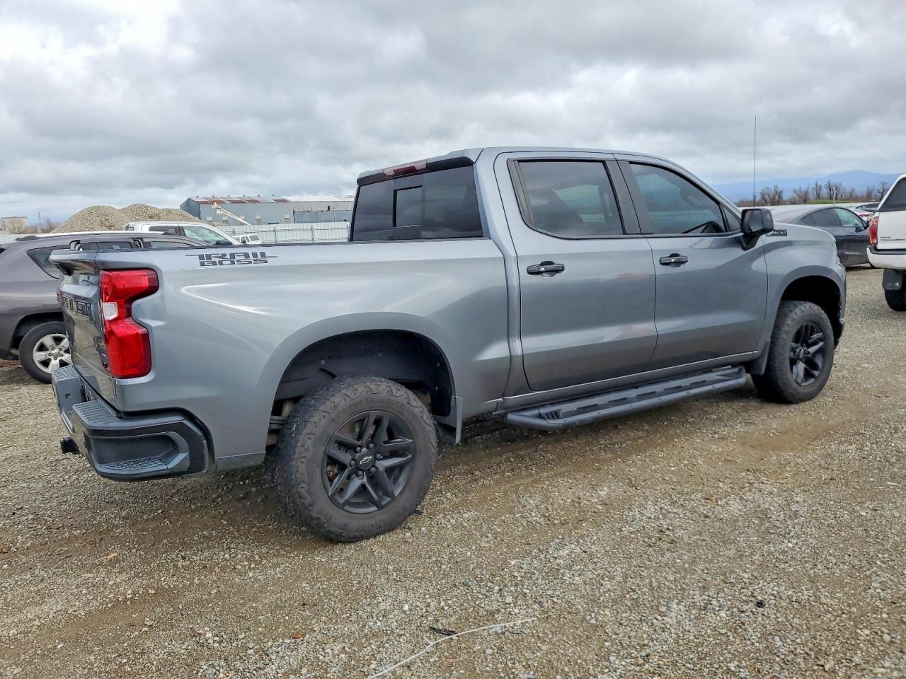 2019 CHEVROLET SILVERADO K1500 LT TRAIL BOSS photo 3