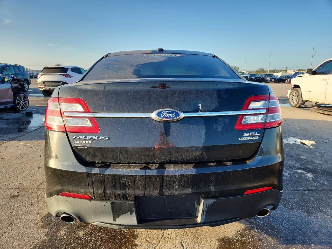 2015 FORD TAURUS SEL photo 6