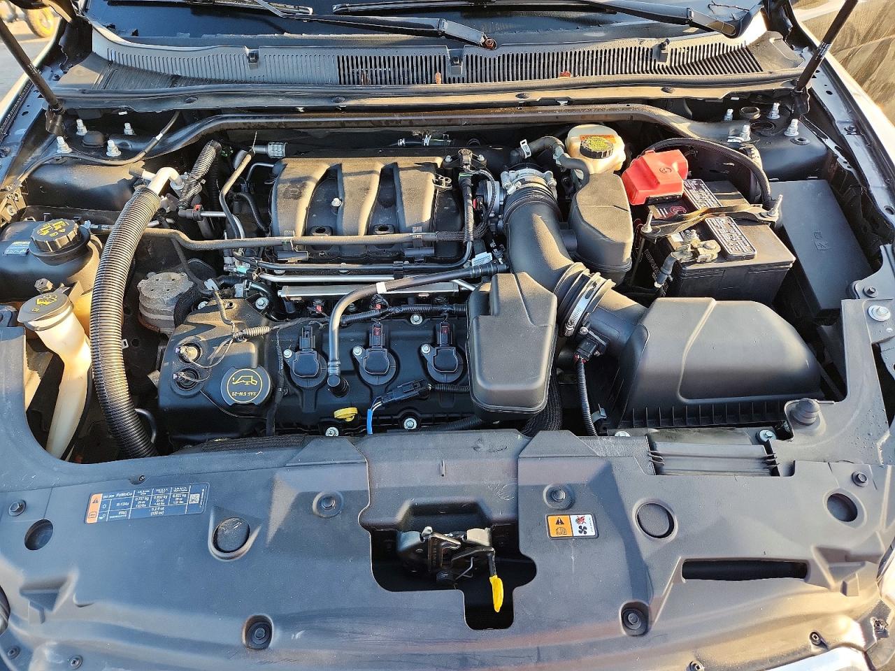 2015 FORD TAURUS SEL photo 11