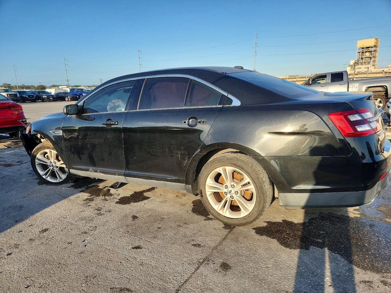 2015 FORD TAURUS SEL photo 2