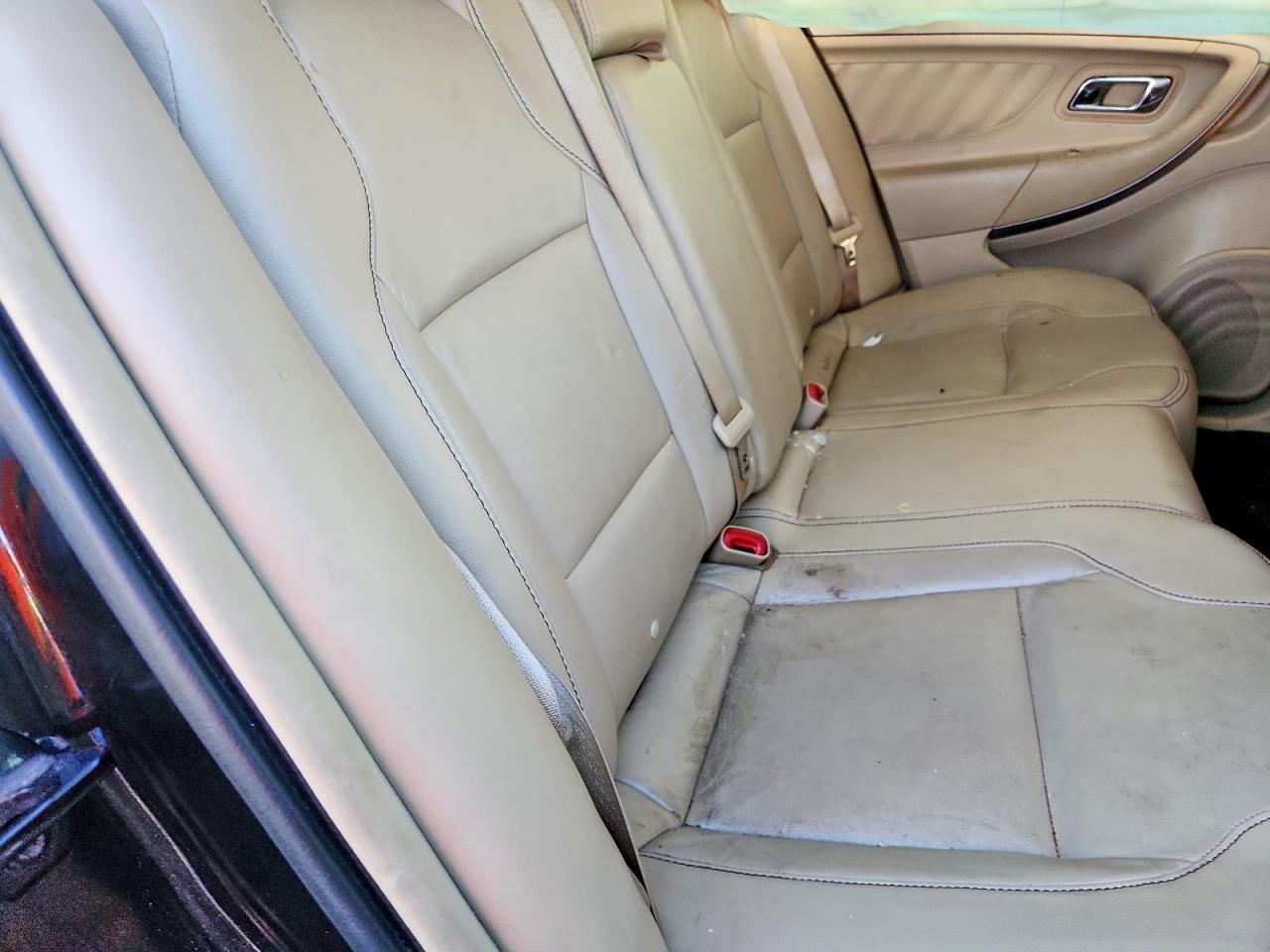 2015 FORD TAURUS SEL photo 10