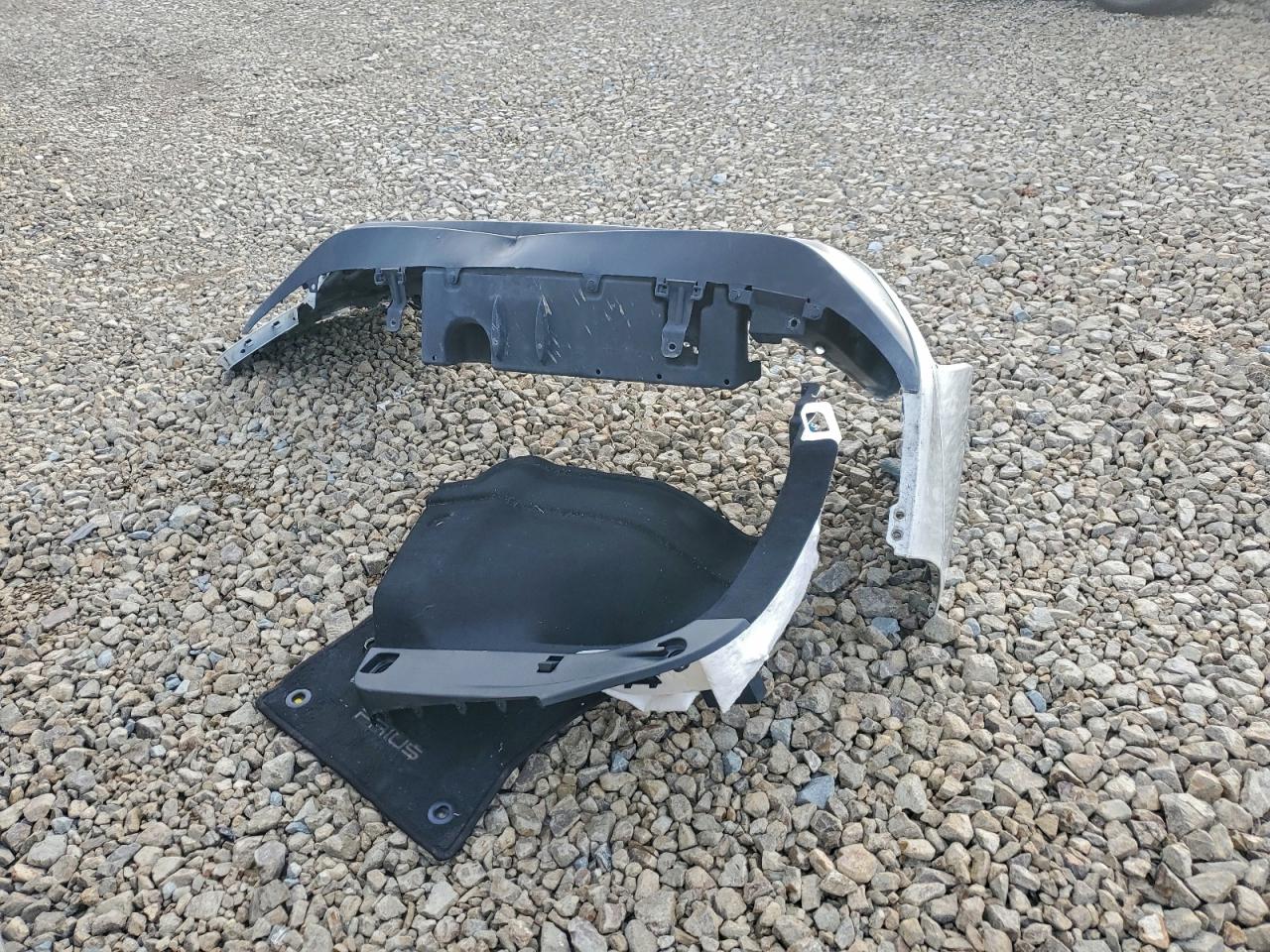 2018 TOYOTA PRIUS photo 12