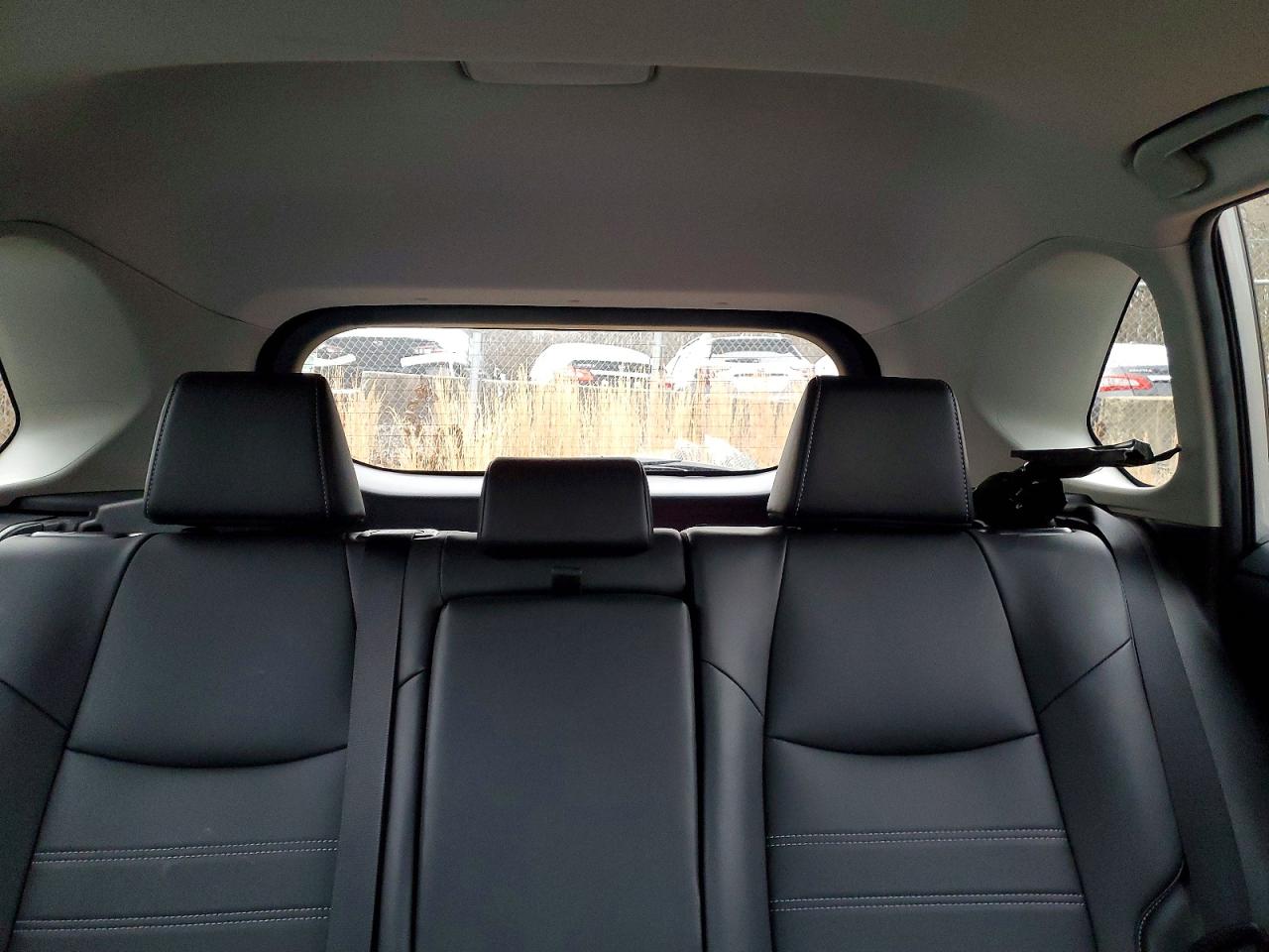2024 TOYOTA RAV4 XLE PREMIUM photo 10