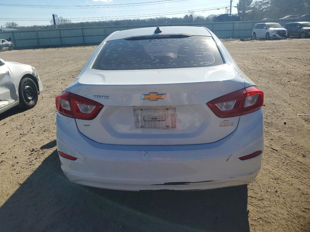 2017 CHEVROLET CRUZE LS photo 6