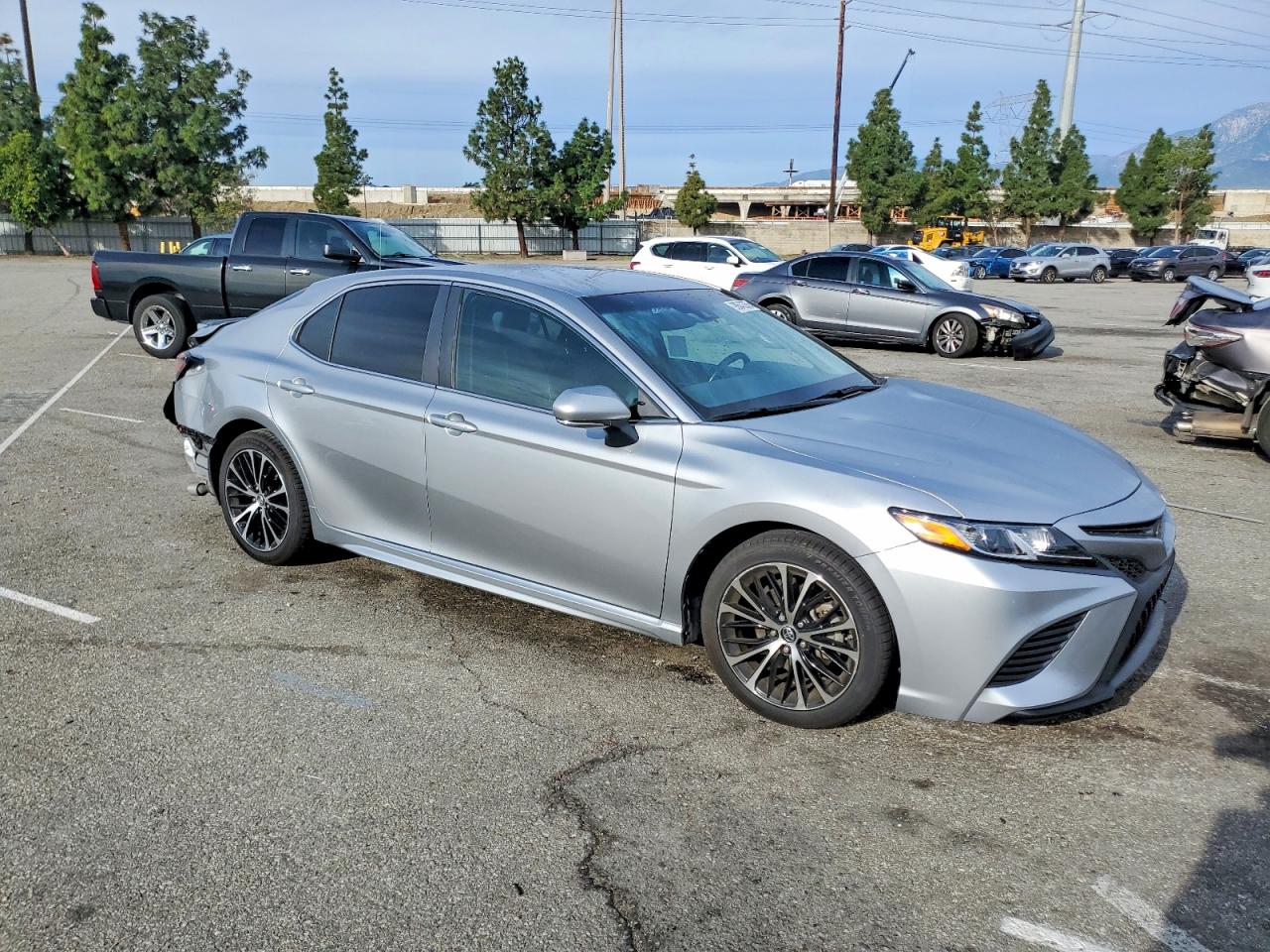2018 TOYOTA CAMRY L photo 4