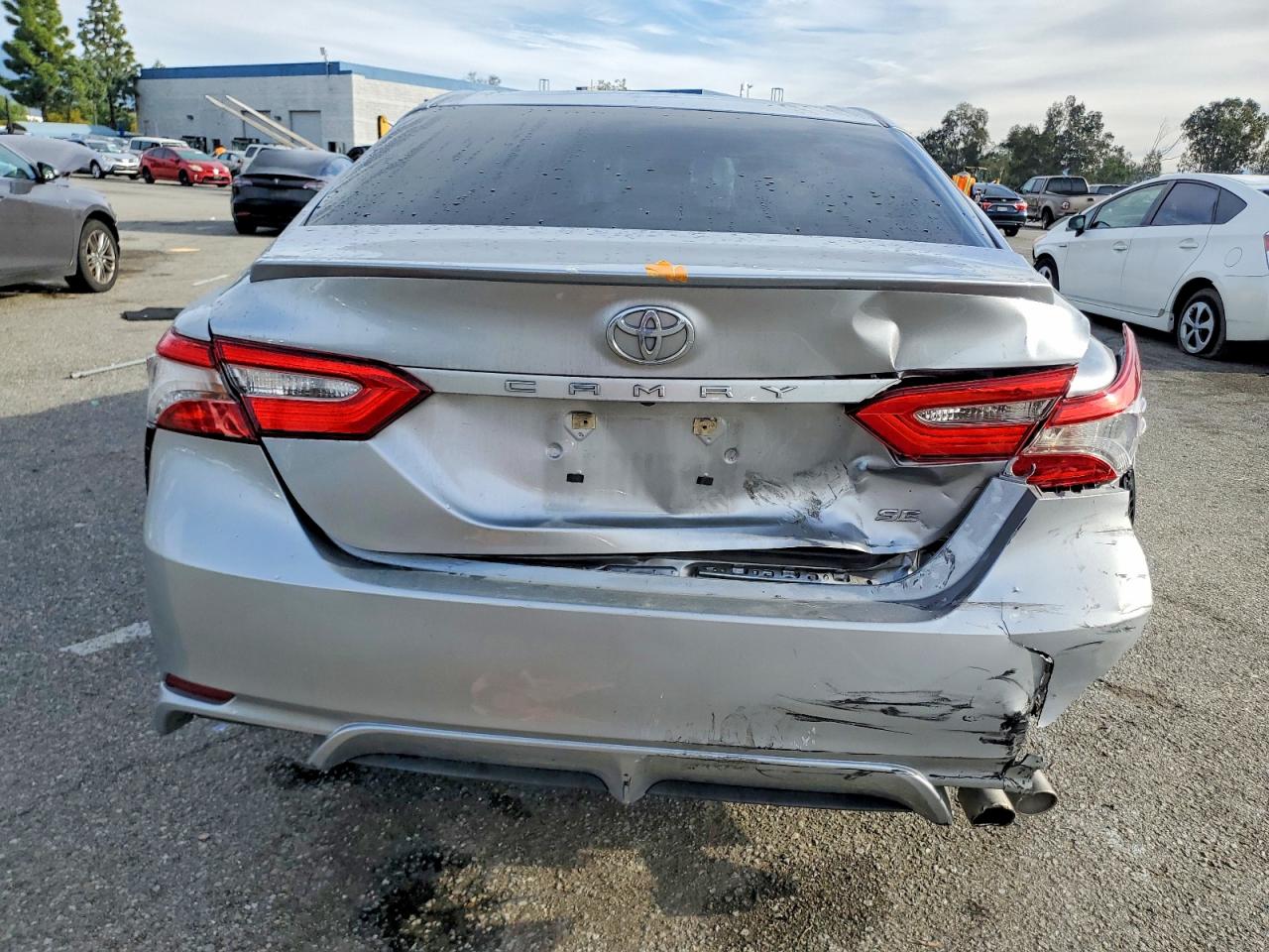 2018 TOYOTA CAMRY L photo 6