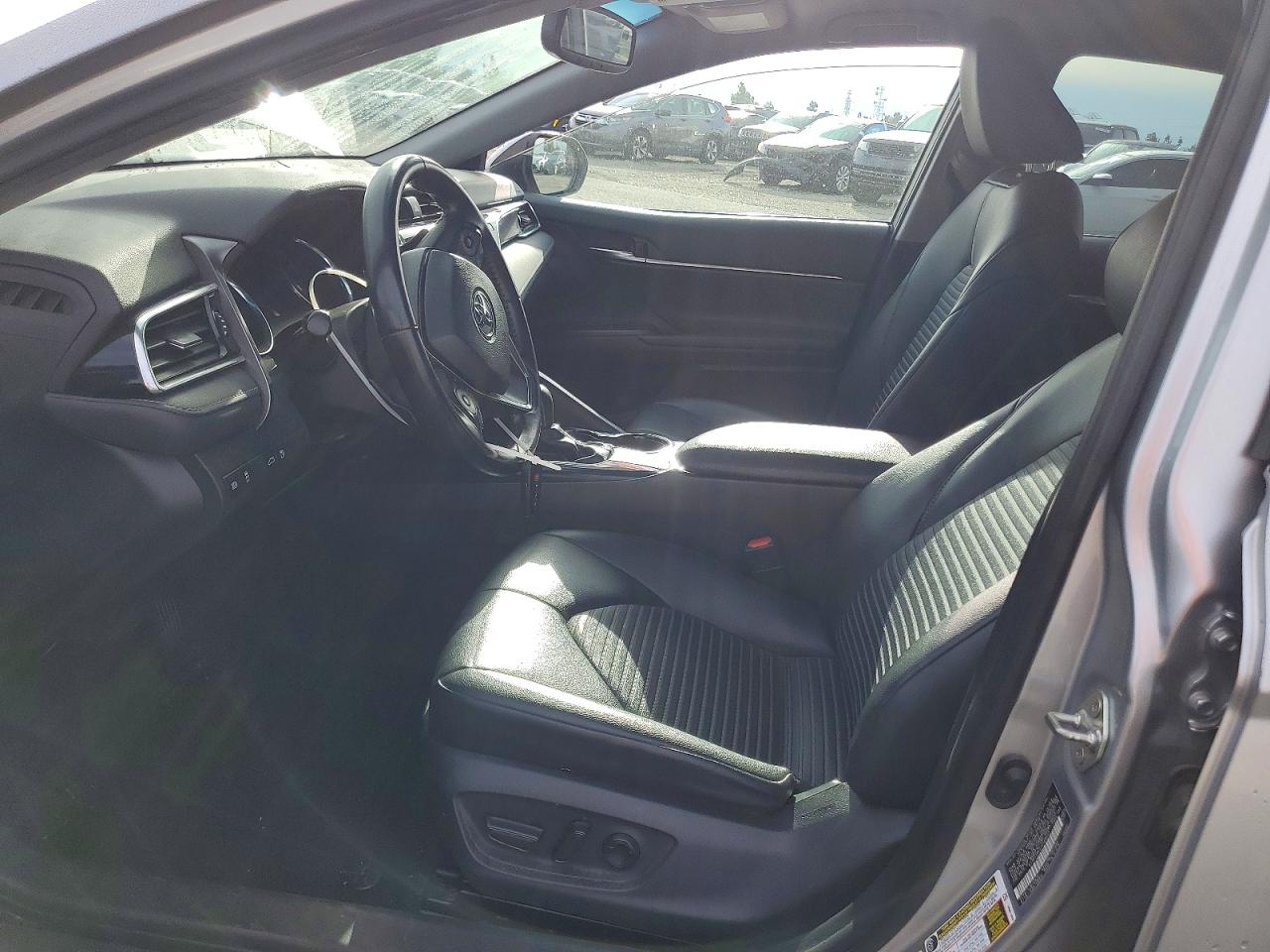 2018 TOYOTA CAMRY L photo 7