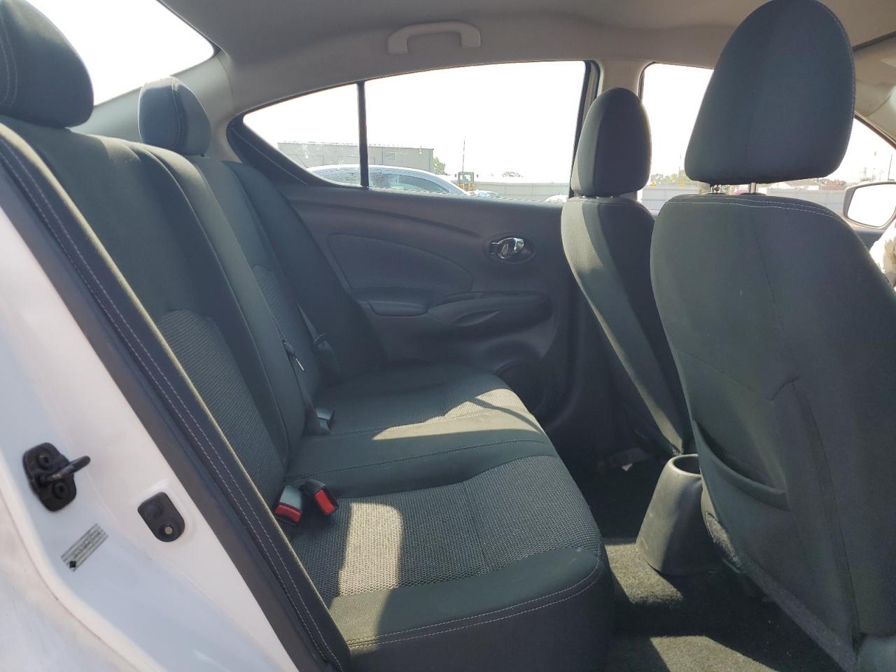 2019 NISSAN VERSA S photo 10