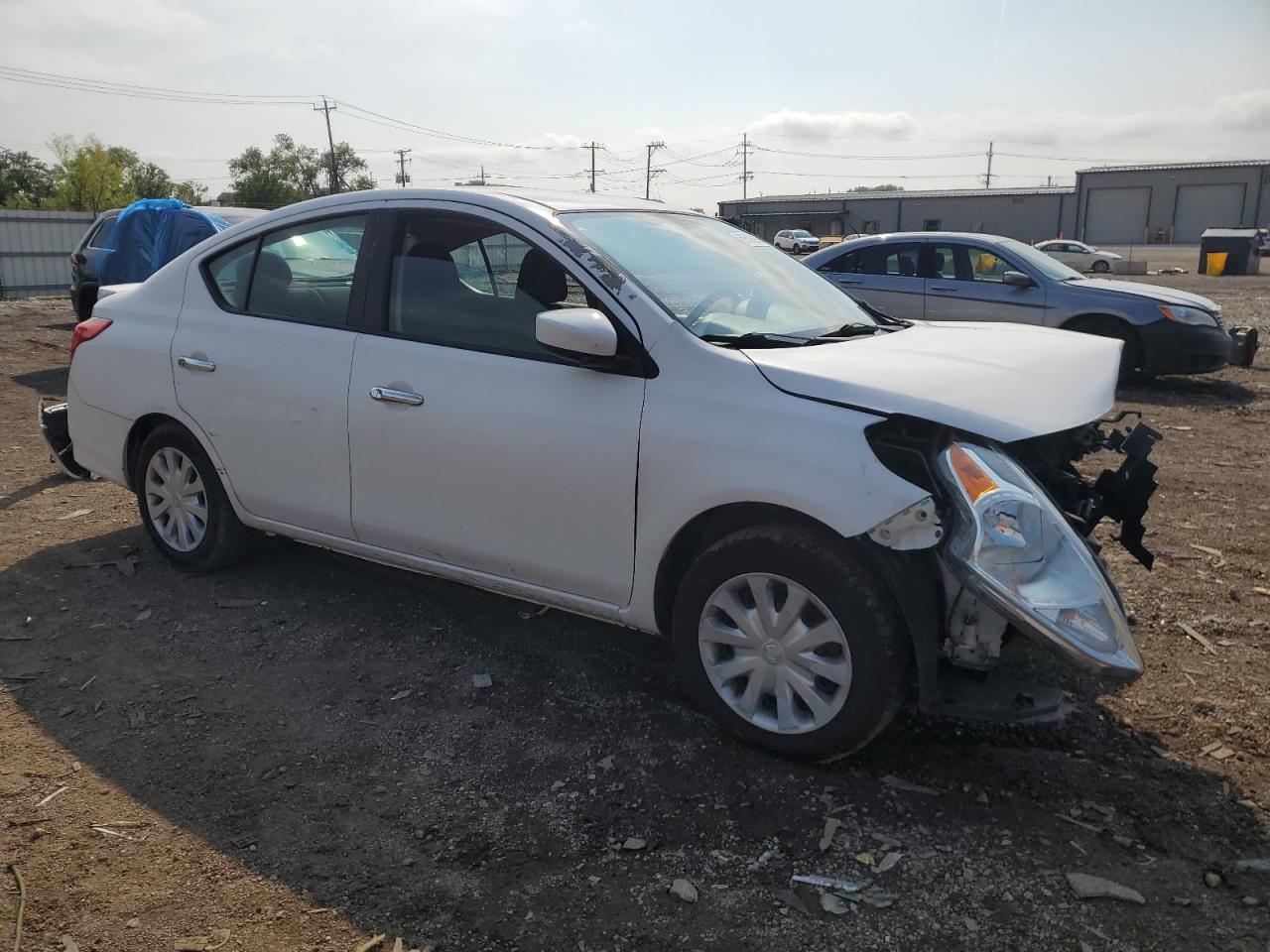 2019 NISSAN VERSA S photo 4