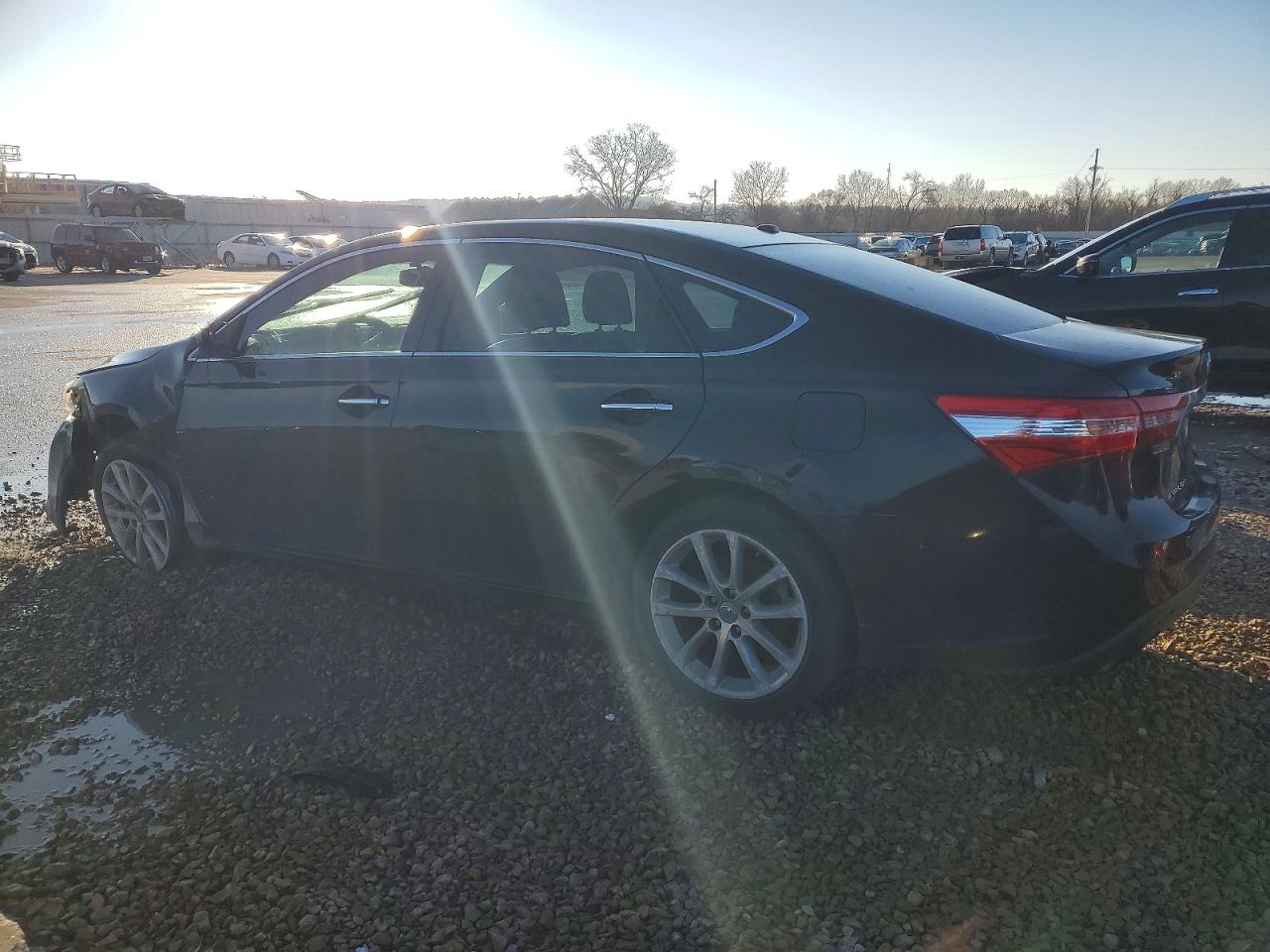 2013 TOYOTA AVALON BASE photo 2