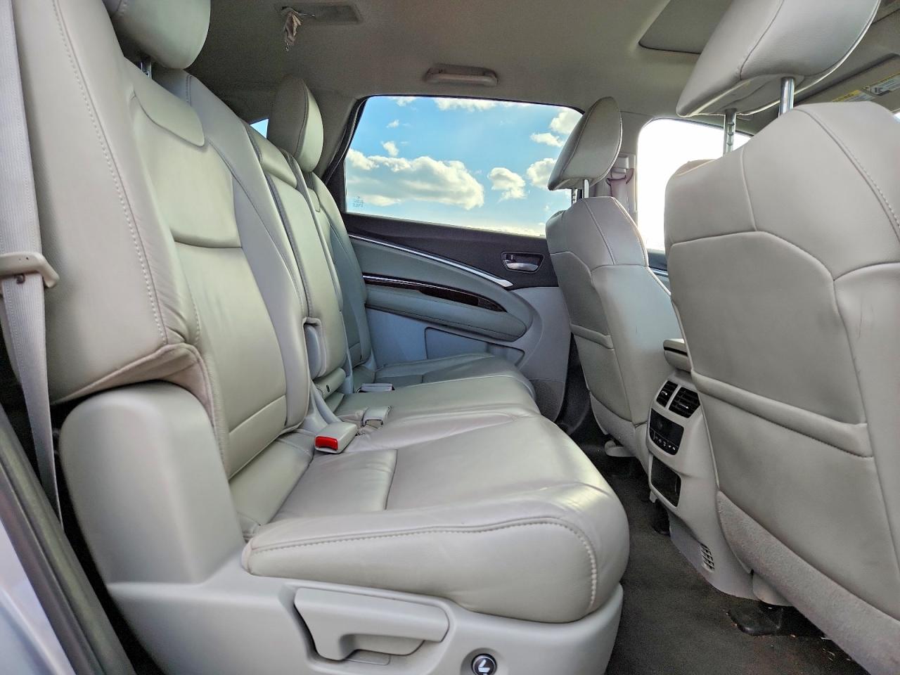 2016 ACURA MDX photo 11