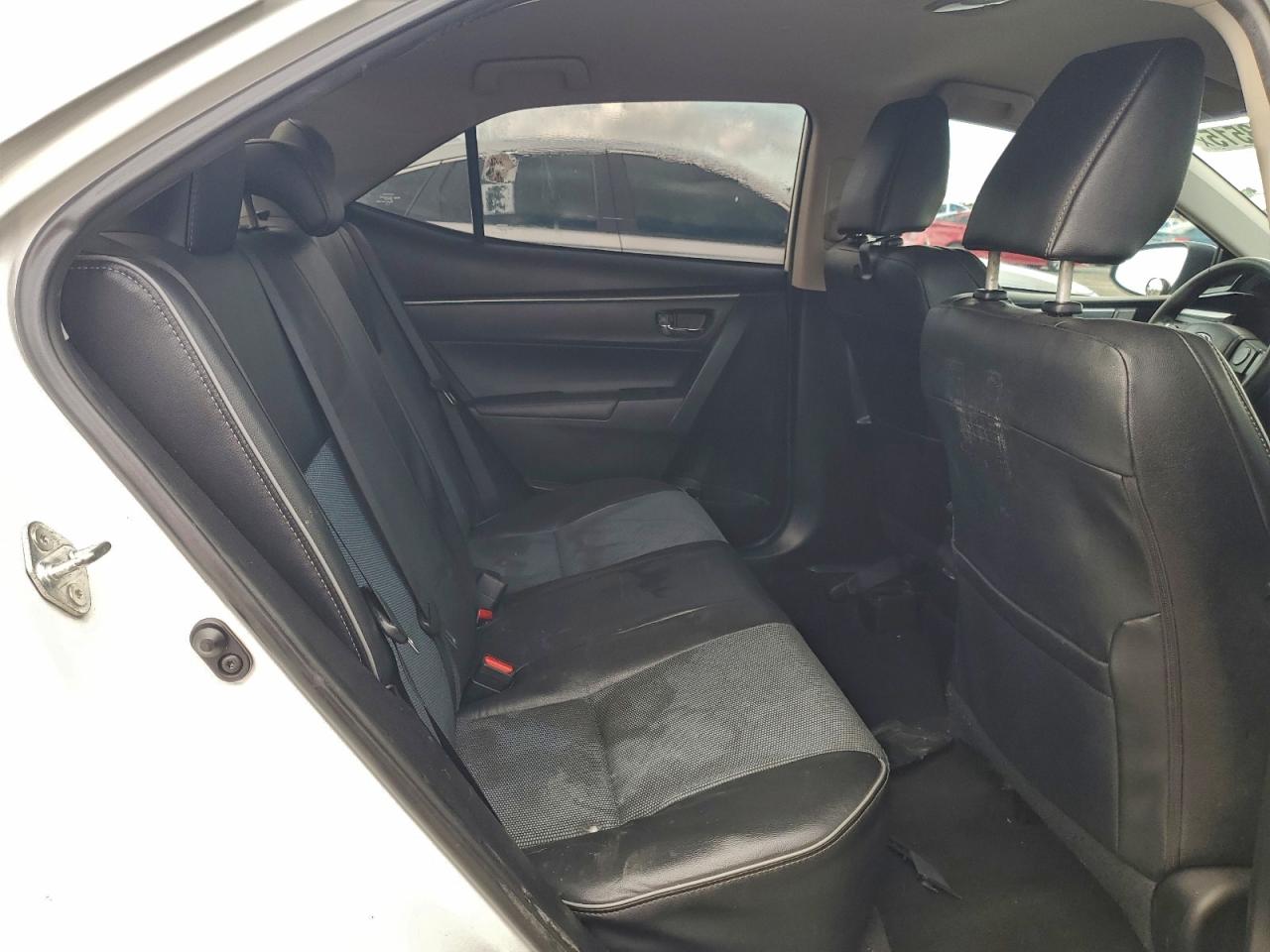 2014 TOYOTA COROLLA L photo 10