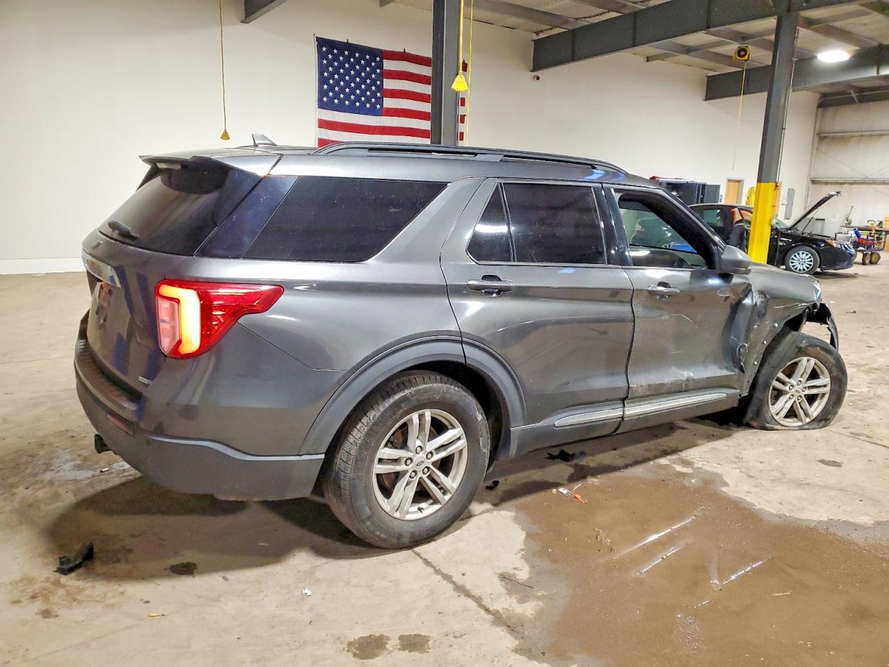 2020 FORD EXPLORER XLT photo 3