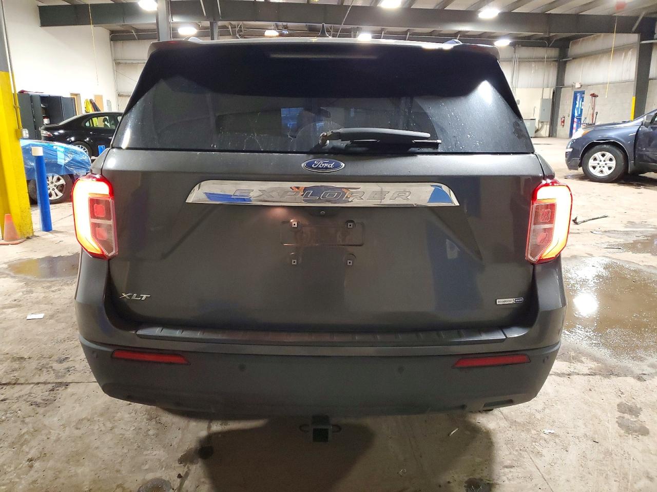 2020 FORD EXPLORER XLT photo 6