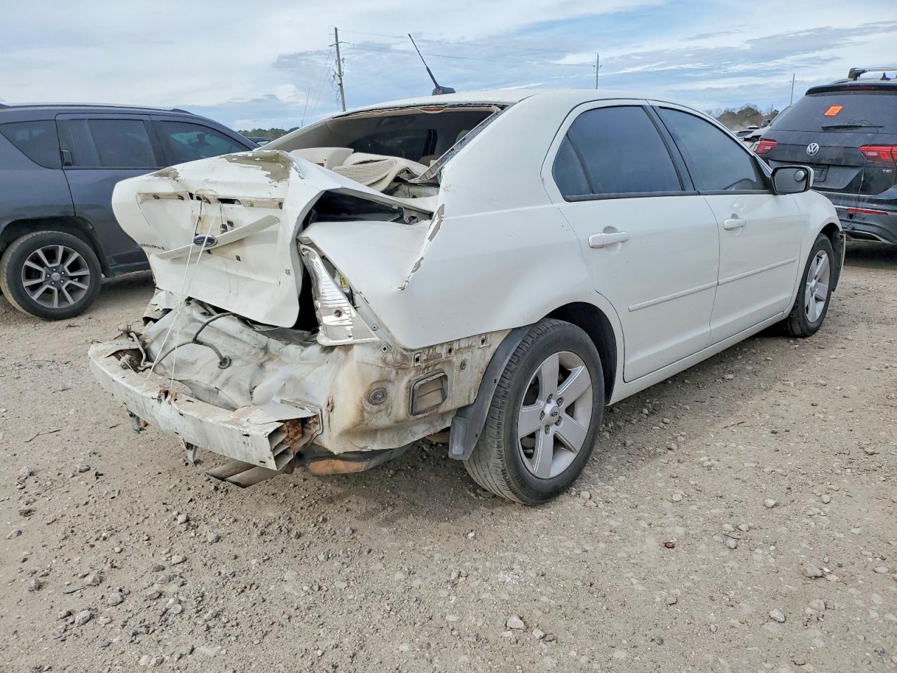 2009 FORD FUSION SE photo 3