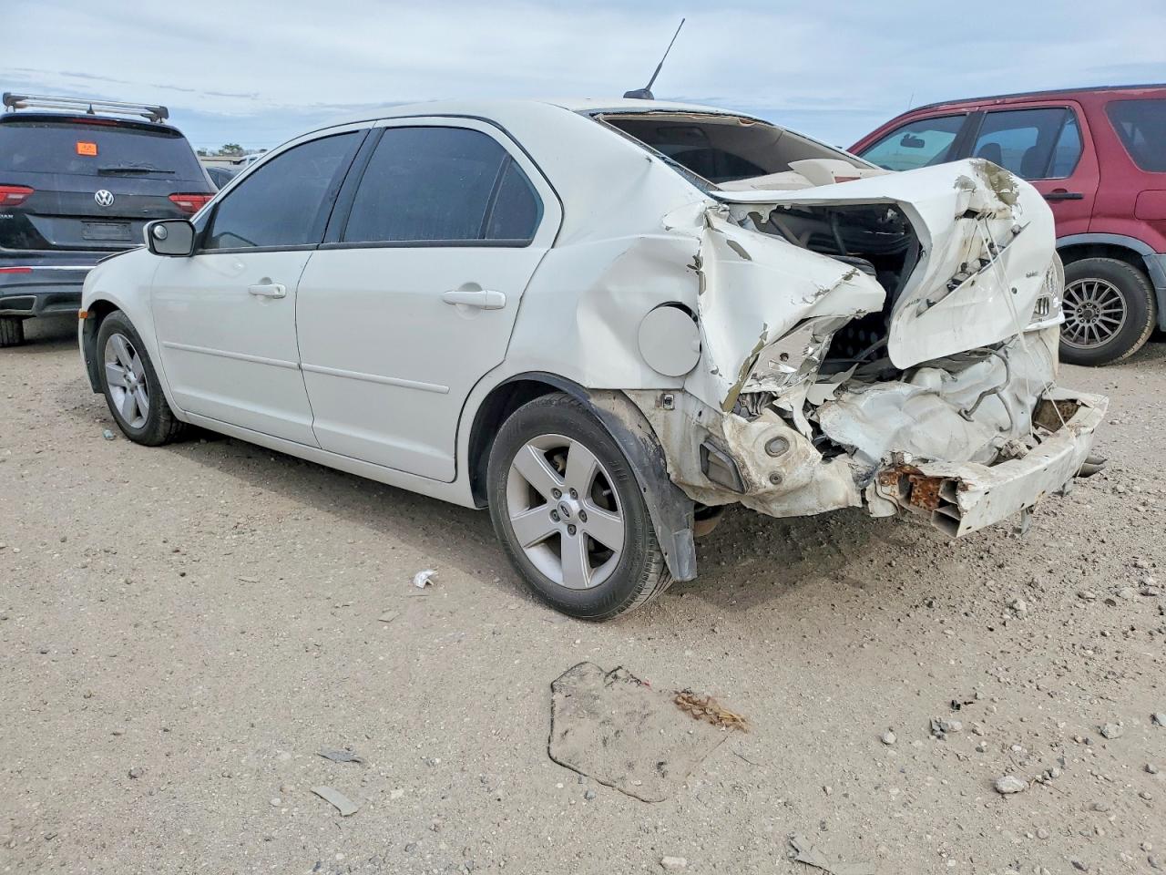 2009 FORD FUSION SE photo 2