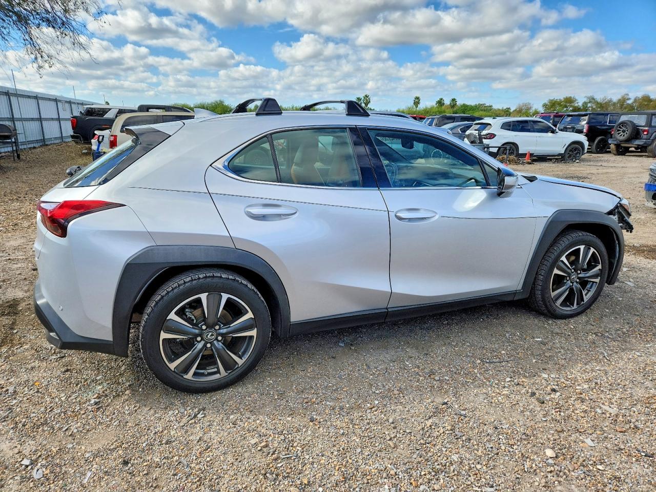 2019 LEXUS UX 200 photo 3