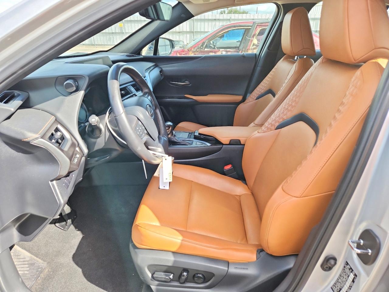 2019 LEXUS UX 200 photo 7