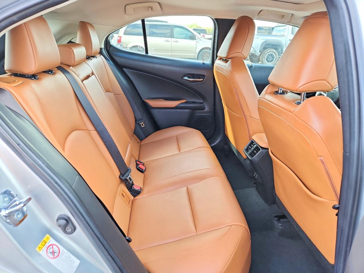 2019 LEXUS UX 200 photo 11