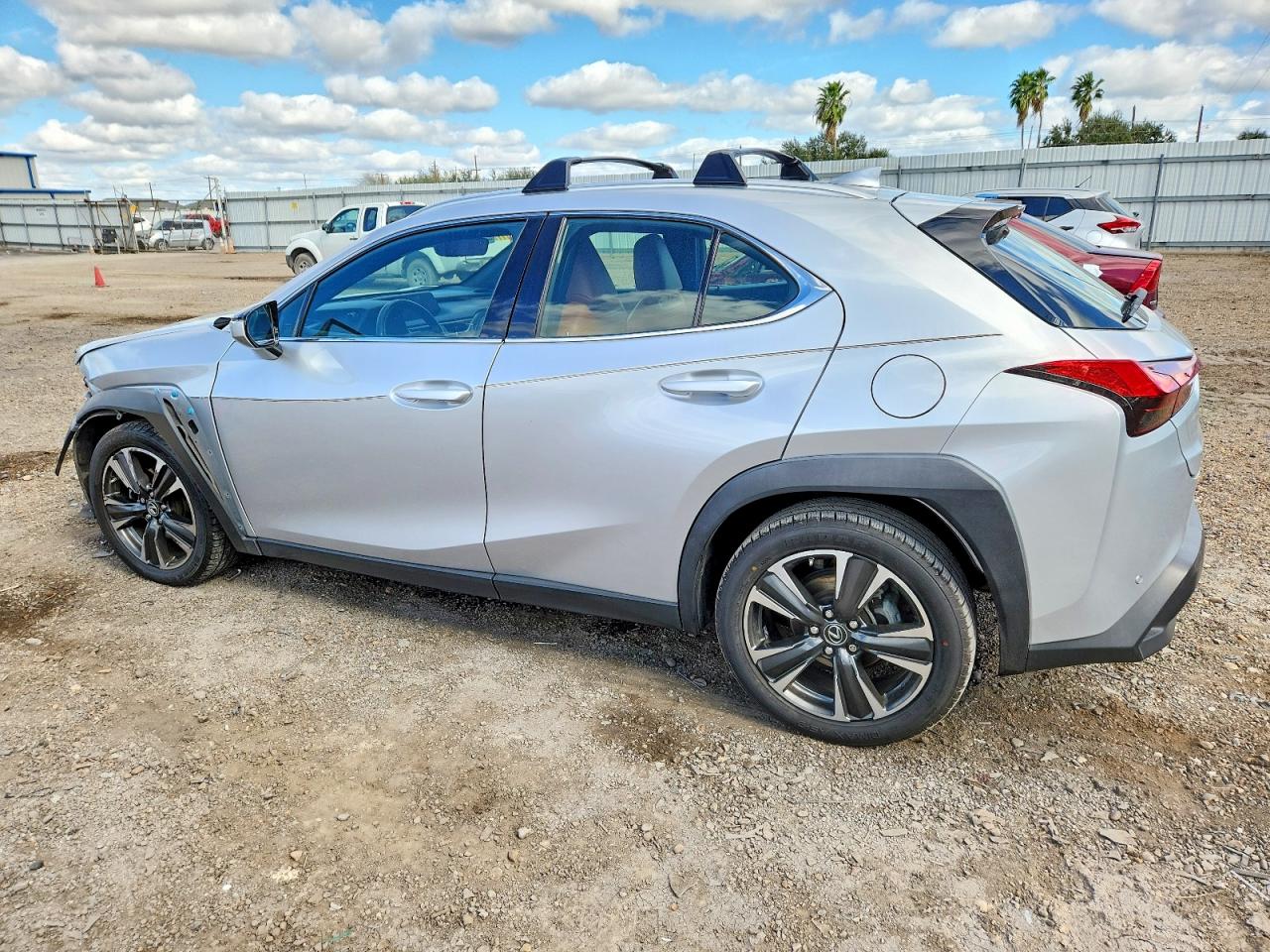 2019 LEXUS UX 200 photo 2