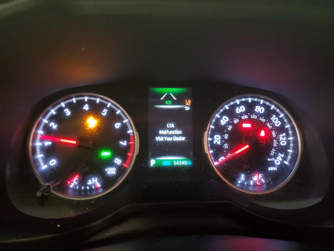 2021 TOYOTA RAV4 XLE photo 9