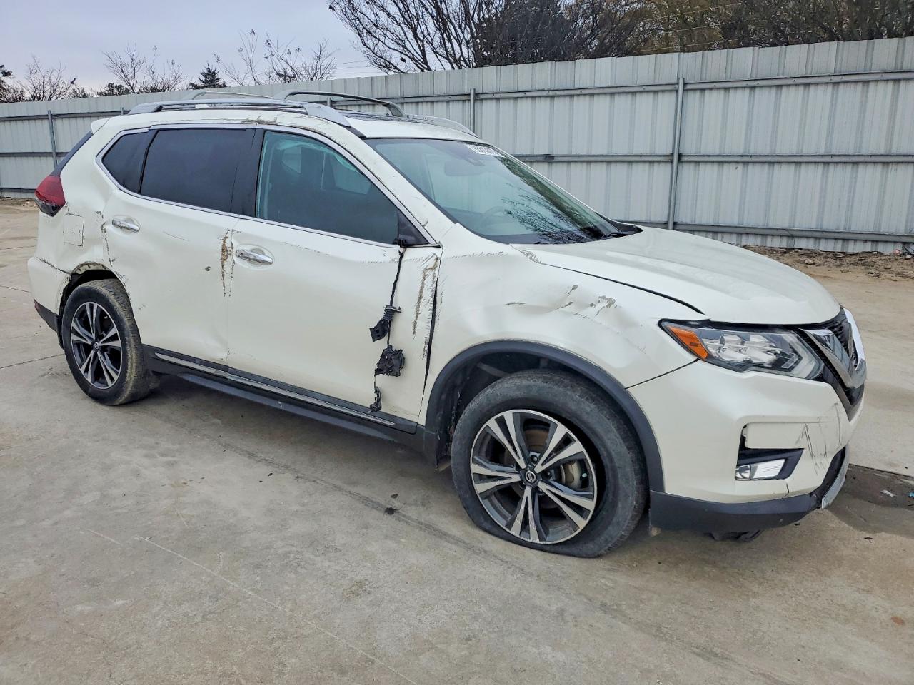 2018 NISSAN ROGUE S photo 4