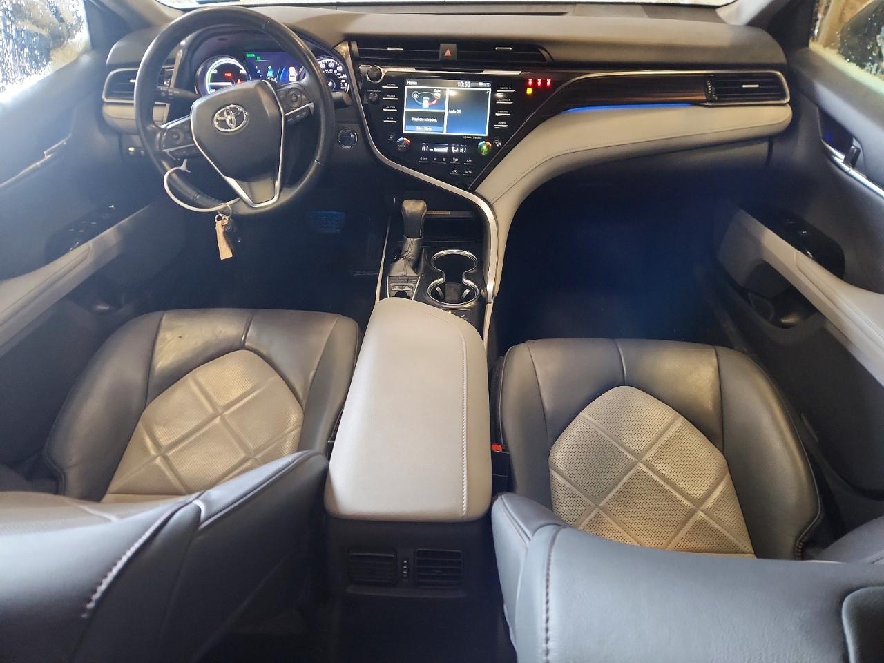 2019 TOYOTA CAMRY HYBRID photo 8