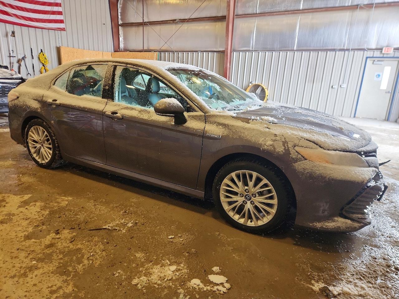 2019 TOYOTA CAMRY HYBRID photo 4