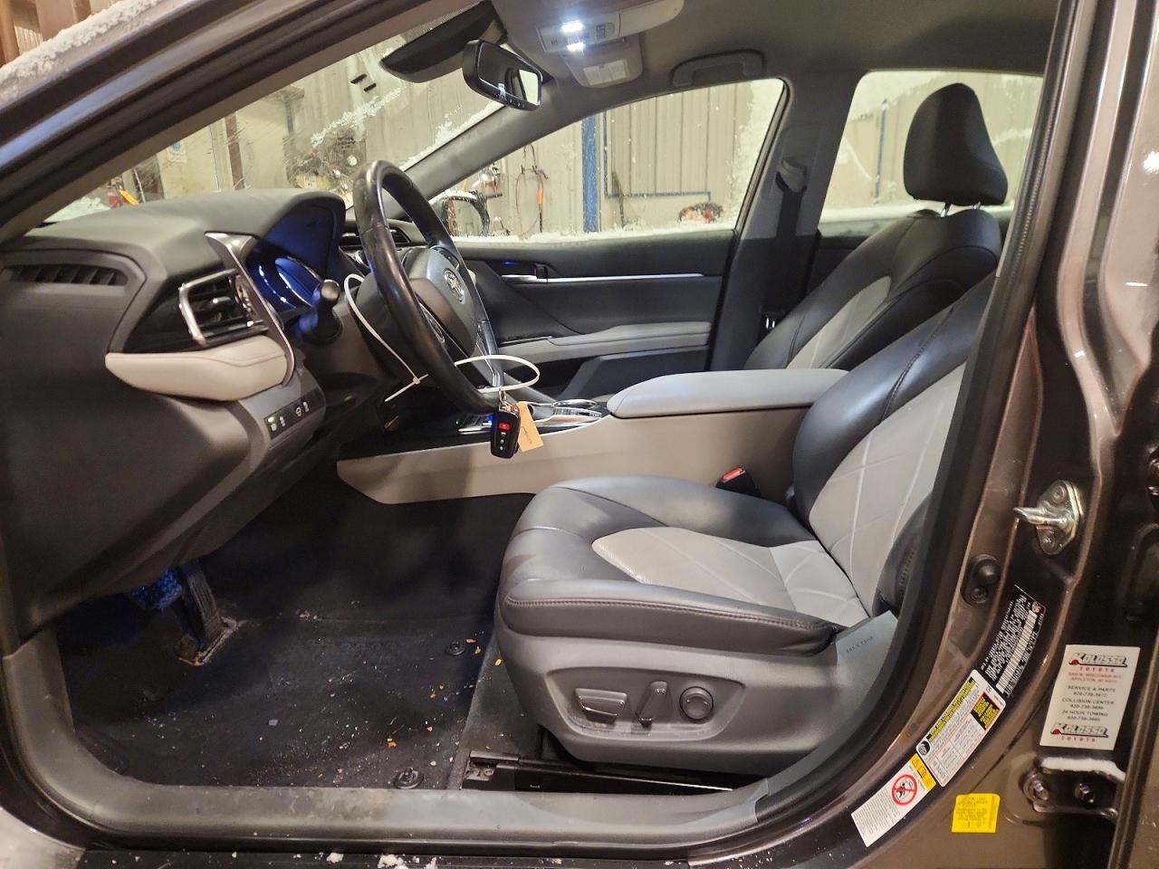 2019 TOYOTA CAMRY HYBRID photo 7