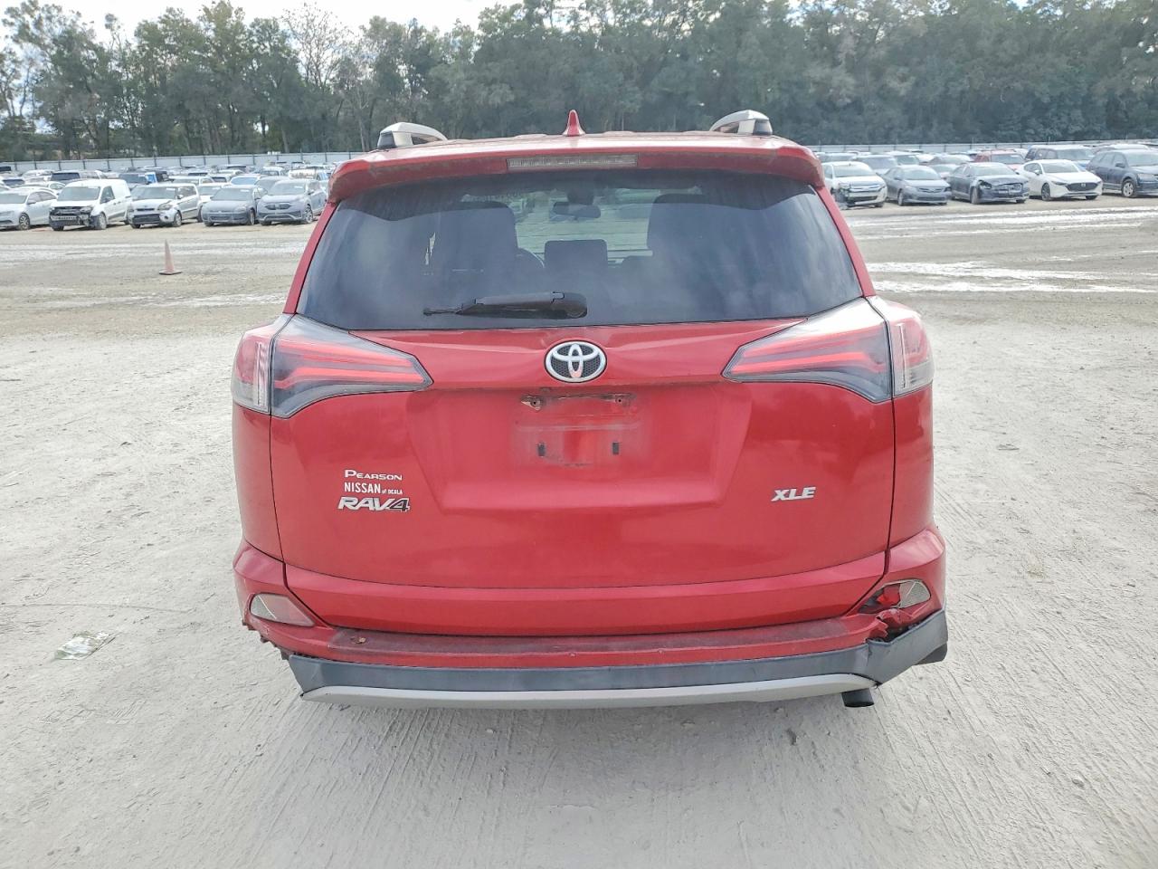 2017 TOYOTA RAV4 XLE photo 6