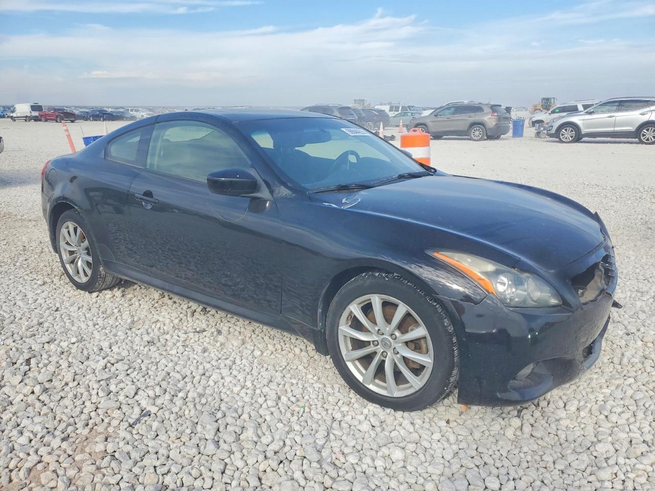 2013 INFINITI G37 photo 4