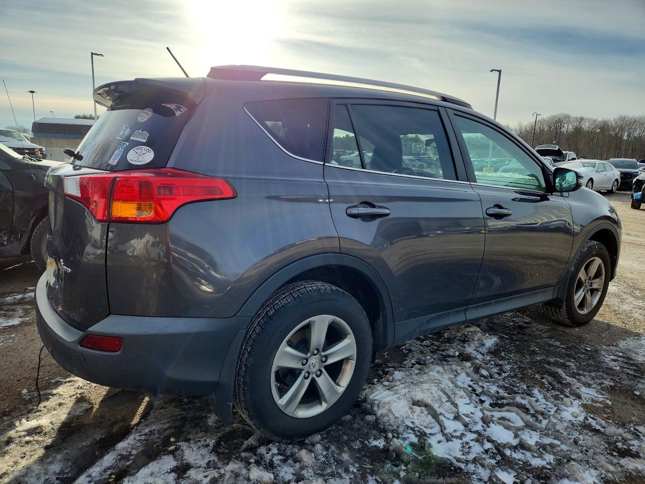 2015 TOYOTA RAV4 XLE photo 3