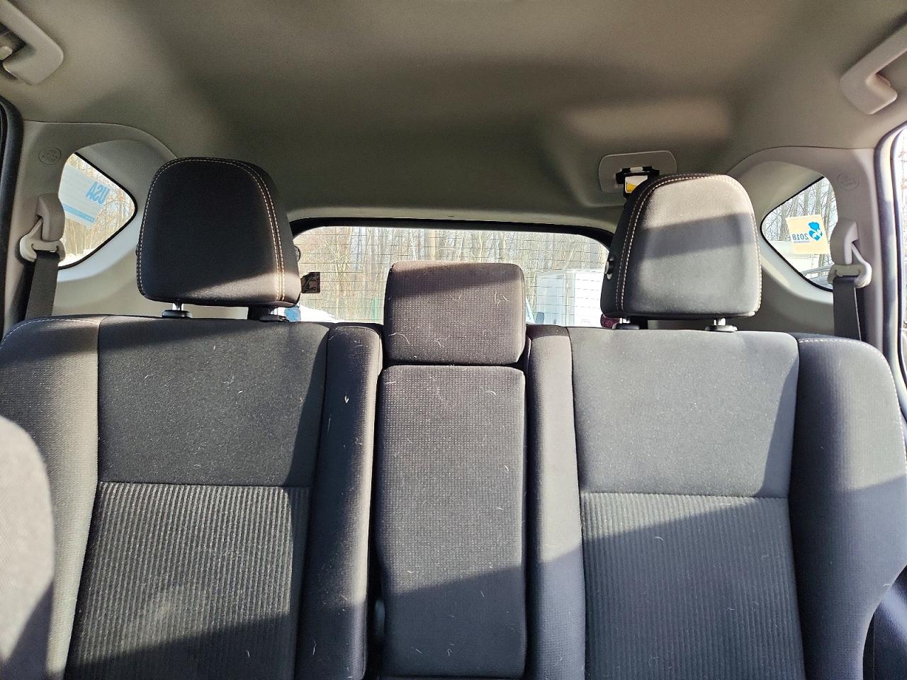 2015 TOYOTA RAV4 XLE photo 10