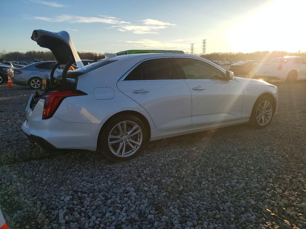 2021 CADILLAC CT4 LUXURY photo 3