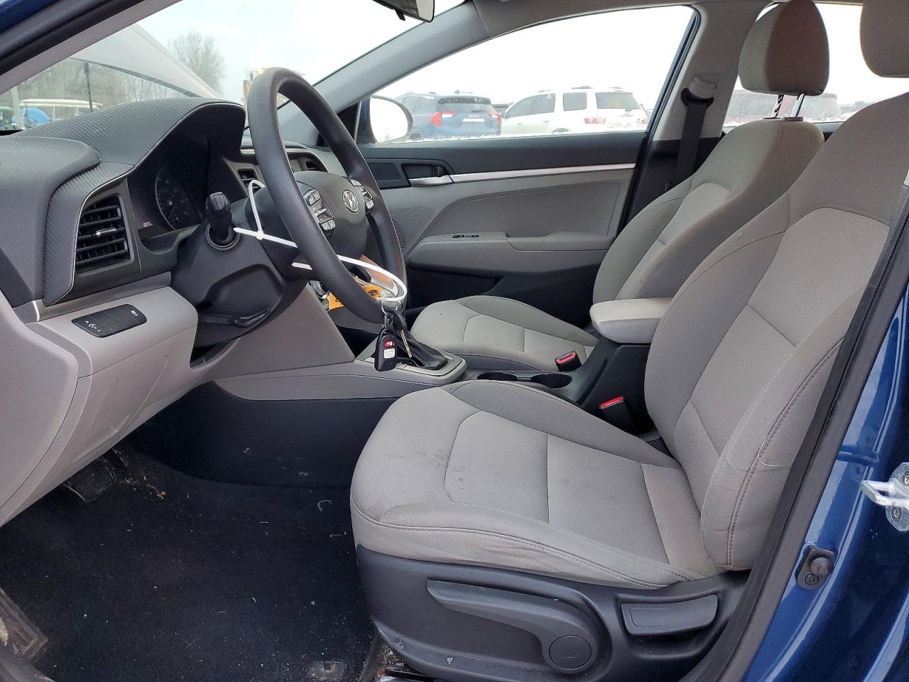 2019 HYUNDAI ELANTRA SE photo 7