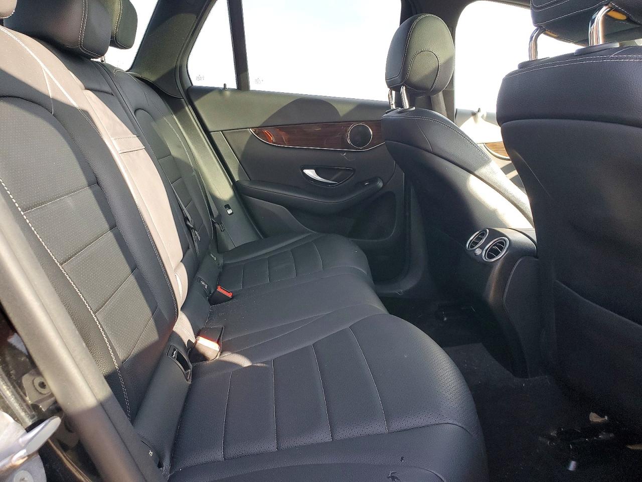2017 MERCEDES-BENZ GLC 300 photo 11
