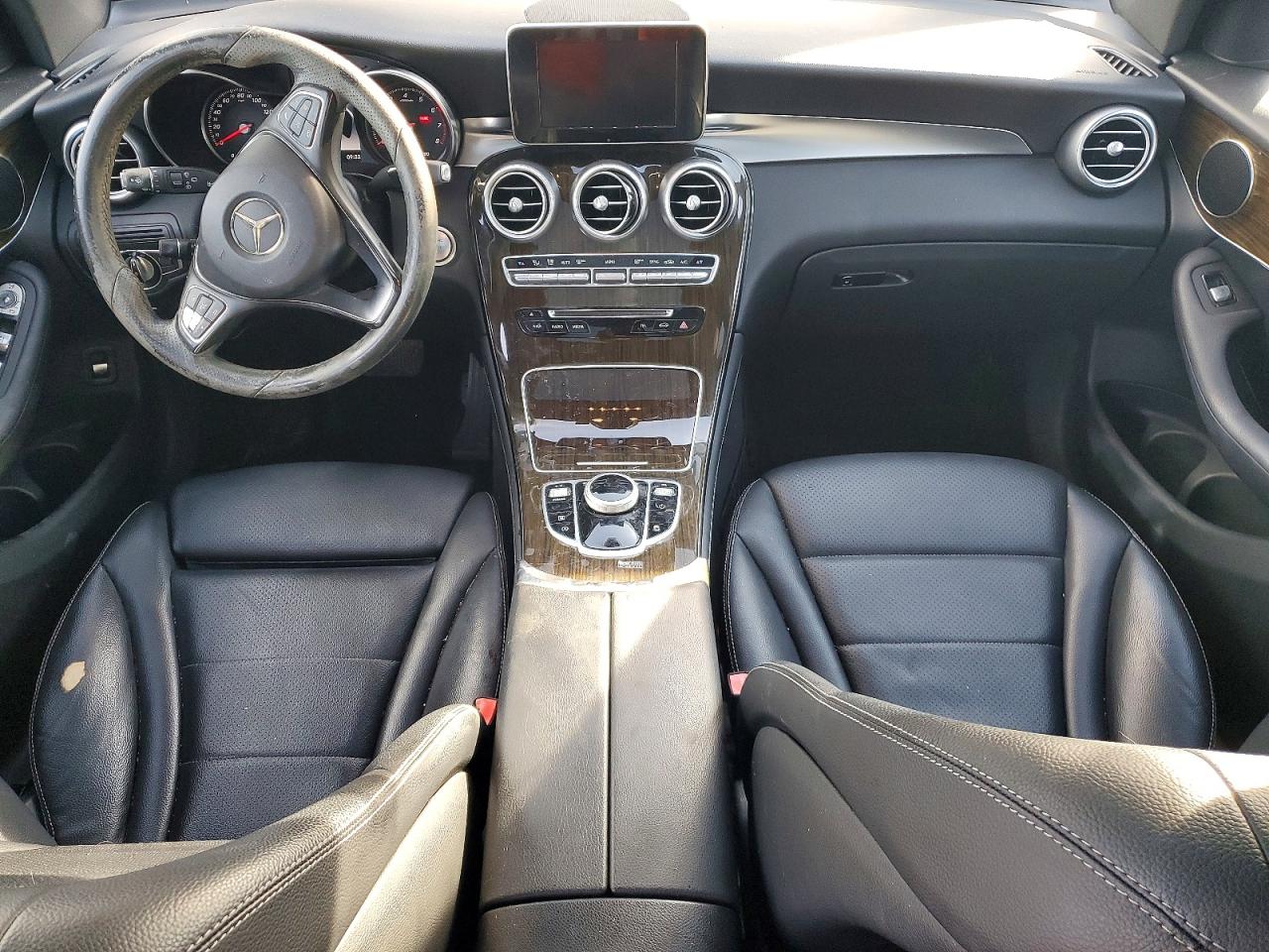 2017 MERCEDES-BENZ GLC 300 photo 10