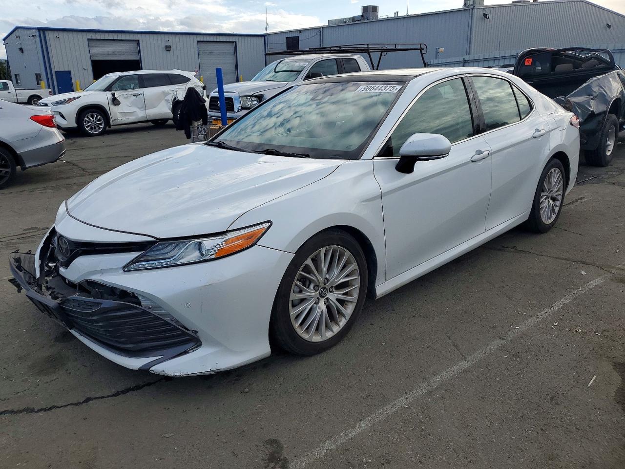 2018 TOYOTA CAMRY