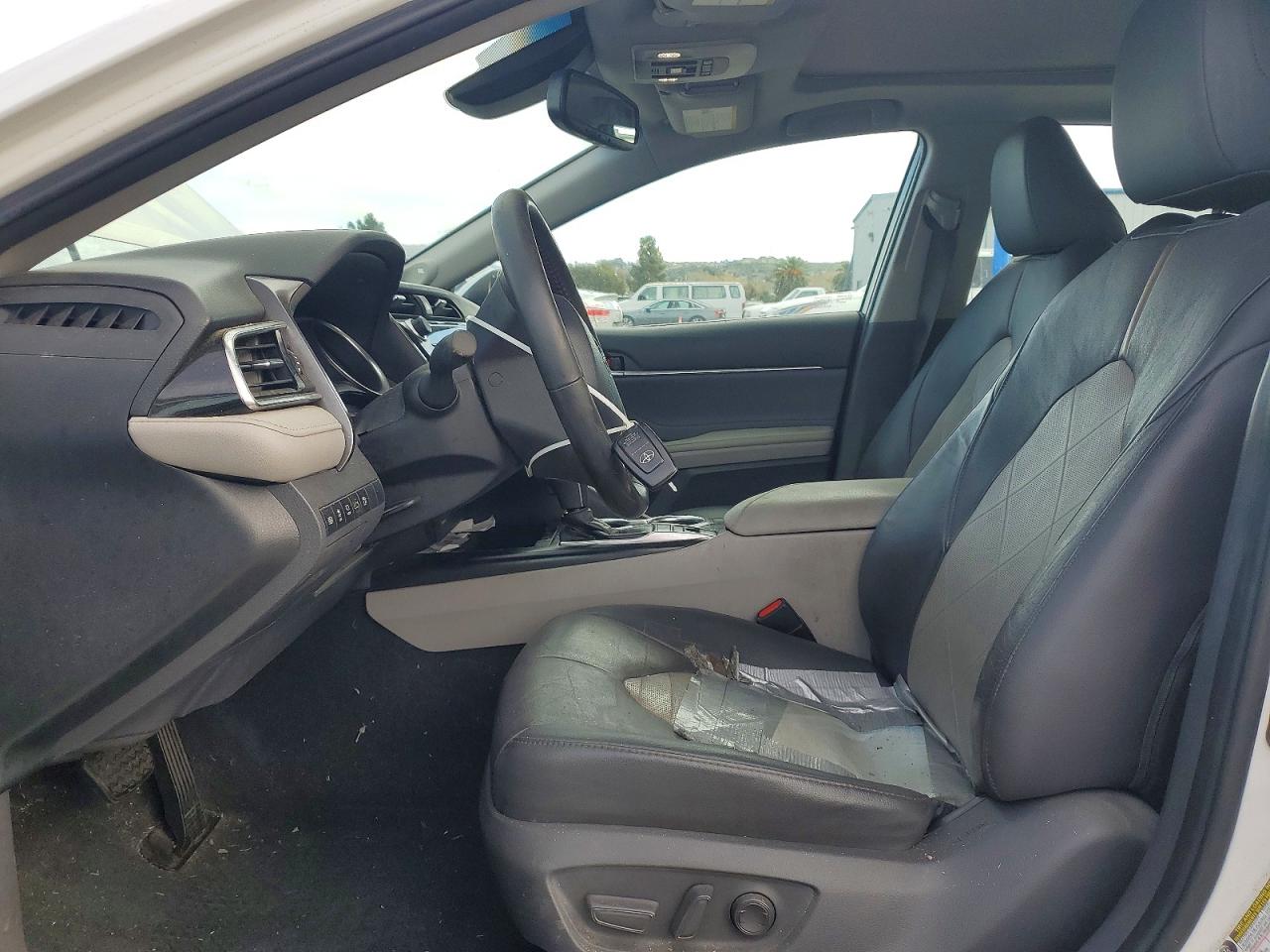 2018 TOYOTA CAMRY XSE photo 7