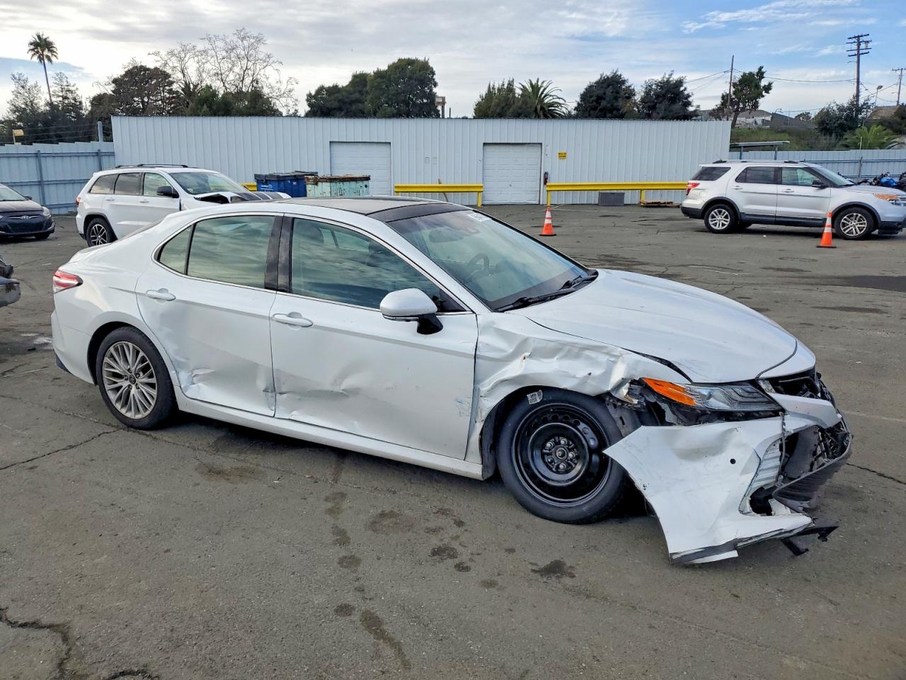 2018 TOYOTA CAMRY XSE photo 4