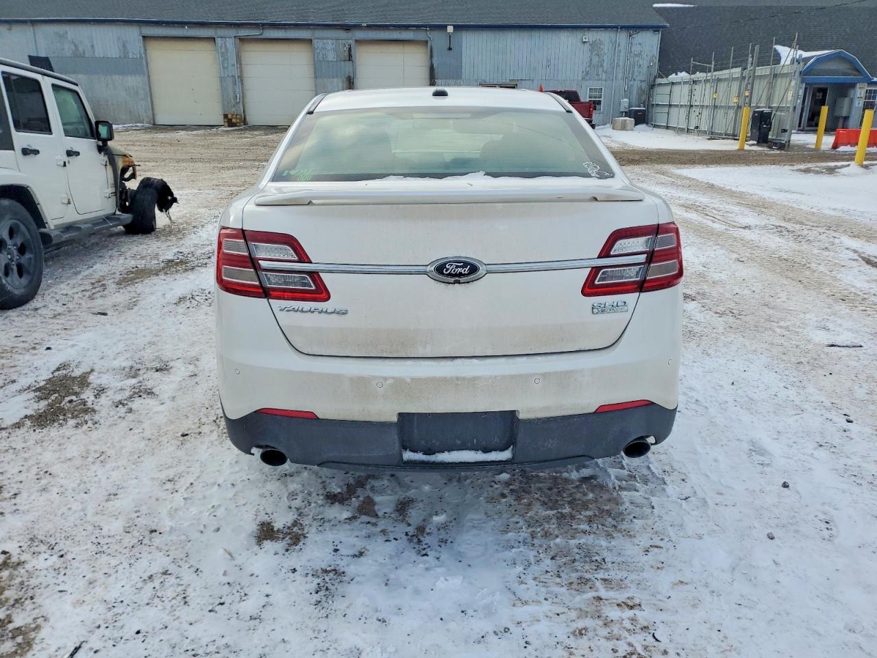 2014 FORD TAURUS SHO photo 6